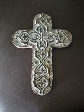 Decorative Ornate Cross Wall Accent in Antiqued Silver